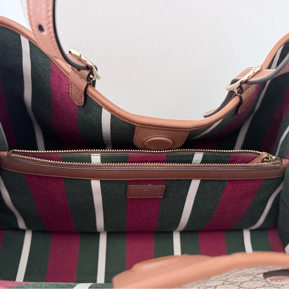 Gucci Tote - Picture 6 of 9